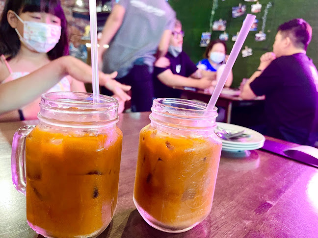 Warm Up Cafe @Mackenzie Road - Hospitality and gastronomy