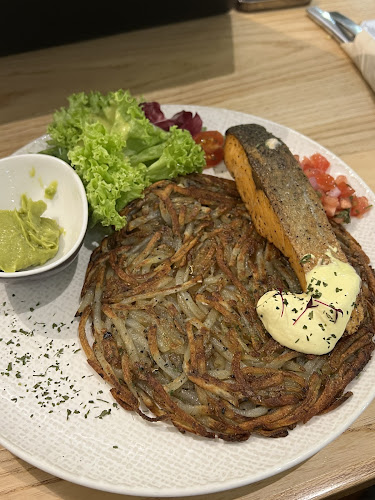 6 Letter Brunch - Singapore