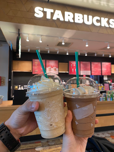 Opinii despre Starbucks Terminal 1 Transit în Singapore - Hospitality and gastronomy
