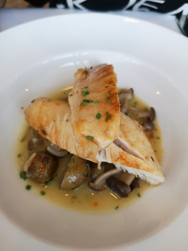 Amber West - Hospitality and gastronomy