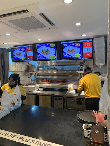 Arnold’s Fried Chicken Tampines Branch - Hospitality and gastronomy