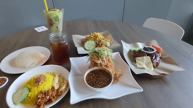 Comentarii opinii despre Ayam Penyet President