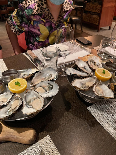 Wooloomooloo Steakhouse Singapore - Hospitality and gastronomy