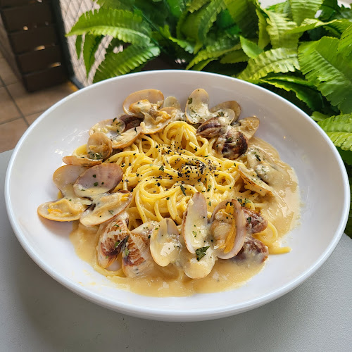 38 Margaret Dr, #01-02/03, Singapore 141038