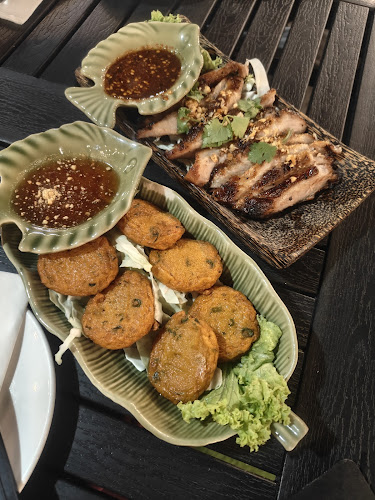 Comentarii opinii despre Warm Up Cafe @ The Star Vista