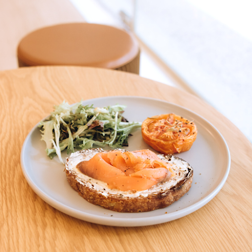 Opinii despre First Story Cafe - Coffee, Gelato, and Waffles în Singapore - Hospitality and gastronomy