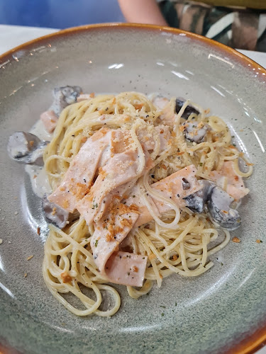 Comentarii opinii despre The Happy Cafe