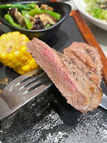 COLLIN'S® Shaw Plaza - Hospitality and gastronomy