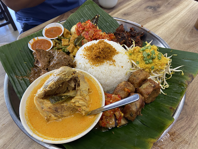 Coba Coba (Nasi Ambeng) - Singapore