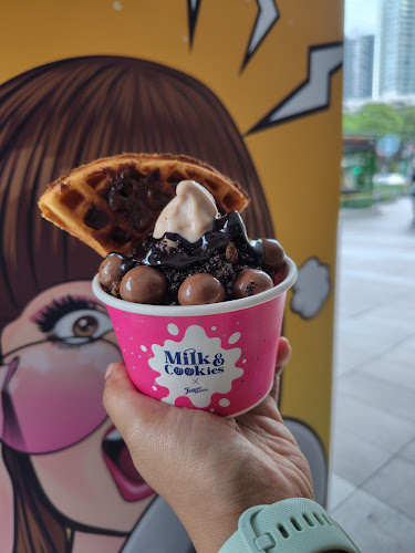 Milk & Cookies x Famous Amos Orchard Cineleisure - Hospitality and gastronomy