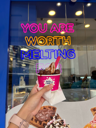 Milk & Cookies x Famous Amos Orchard Cineleisure - Hospitality and gastronomy