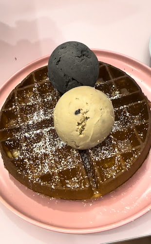 Creme by LELE Bakery