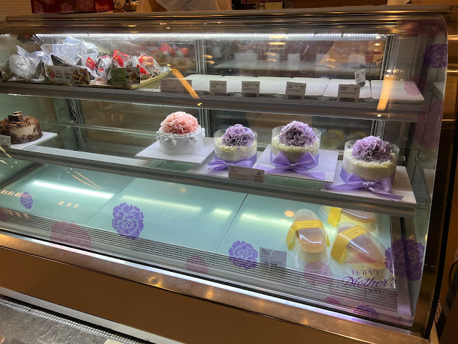 20 Ah Hood Rd, #01-10/13 Zhongshan Mall, Singapore 329984