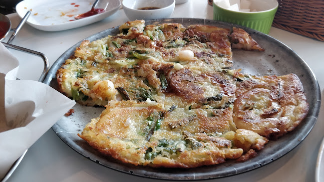 88 Chicken (팔팔치킨) - Hospitality and gastronomy