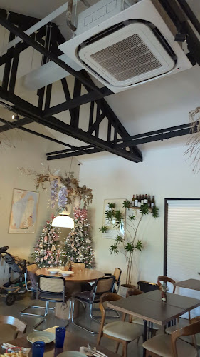 Under Der Linden: Café | Pets Friendly | Events Space | Restaurant | One North | Portsdown | Coffee - Hospitality and gastronomy