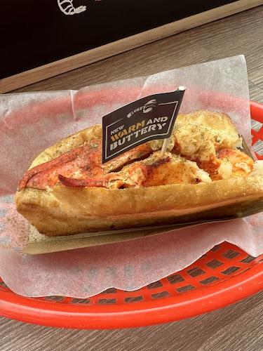 Changi Airport Terminal 2 Departure, Airport Blvd., #02-179 , 60 Transit Lounge Central, 819643