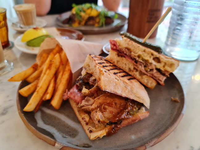 Comentarii opinii despre Common Man Coffee Roasters - Joo Chiat Road