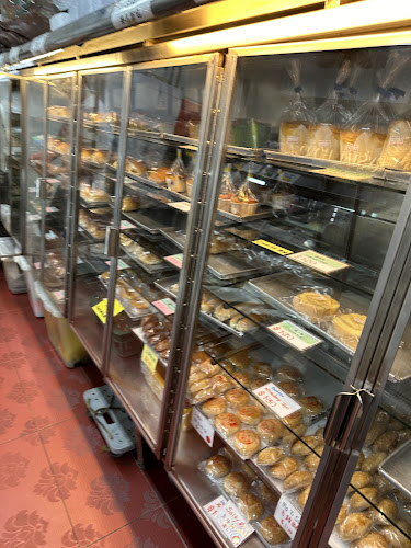 Queen House Confectionery