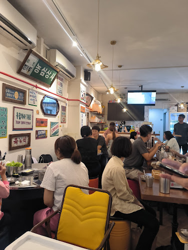 Comentarii opinii despre HANKANG POCHA 한강포차 ( The Most Affordable Korean Pocha ! 혜자스러운 한강포차 !)