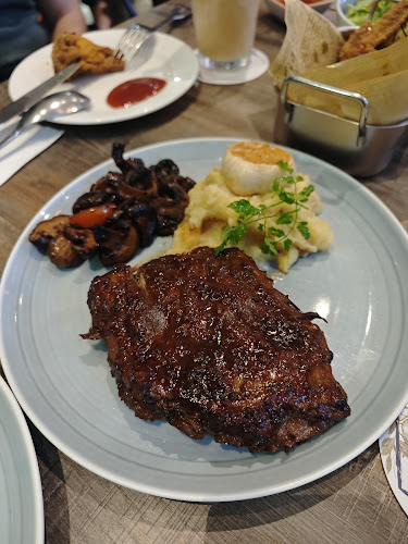 Comentarii opinii despre Lazy Lizard - The Promenade