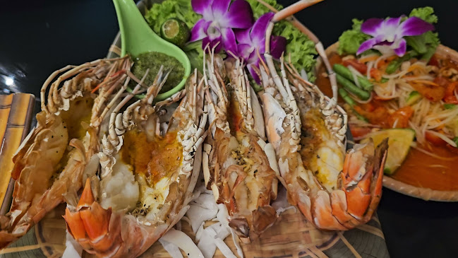 Naowarat Thai Cuisine - Hospitality and gastronomy