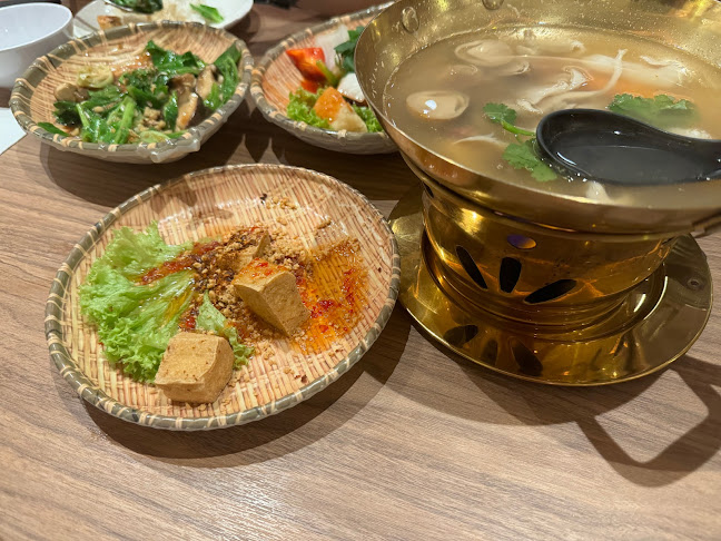 21 Choa Chu Kang Ave 4, #01-06/07 Lot One Shoppers' Mall, Singapore 689812