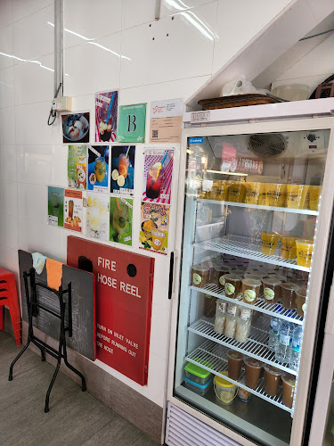 Hougang Hainanese Boneless Chicken Rice (Yi Qi Fa) - Singapore