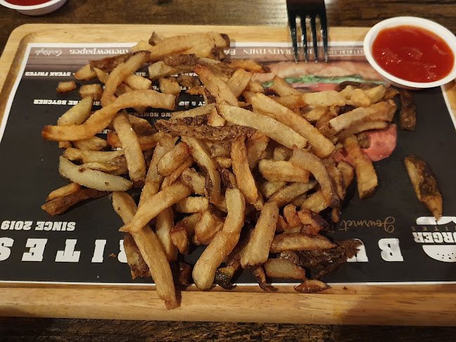 Burger & Steak Frites - Hospitality and gastronomy