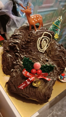 Whyzee | Birthday Cake Delivery Singapore