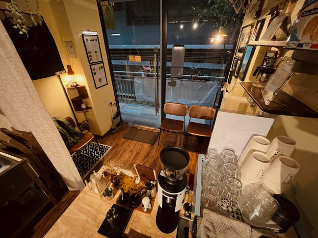 Opinii despre Ji Yue Coffee (集月咖啡) în Singapore - Hospitality and gastronomy