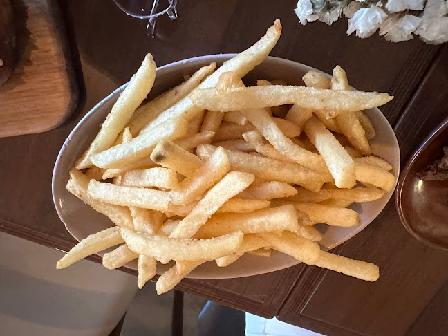 Under Der Linden: Café | Pets Friendly | Events Space | Restaurant | One North | Portsdown | Coffee - Hospitality and gastronomy