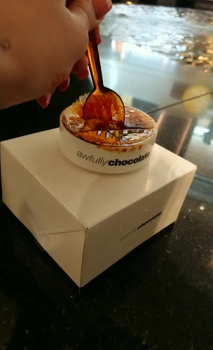 Opinii despre Awfully Chocolate Raffles City – Cake Shop, Bakery & Chocolate Cakes în Singapore - Hospitality and gastronomy
