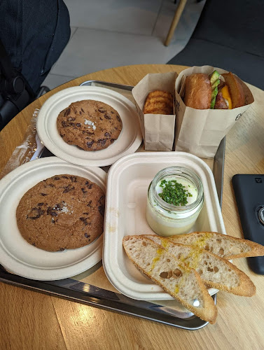 Eggslut Scotts Square - Hospitality and gastronomy