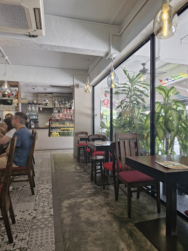 Food R Us - Singapore