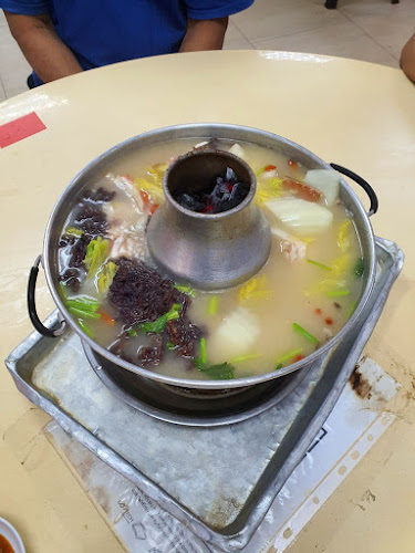 777 BBQ Steamboat Buffet Live Seafood - Singapore