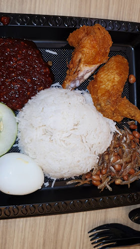 Opinii despre Crave Nasi Lemak - Terminal 2 în Singapore - Hospitality and gastronomy