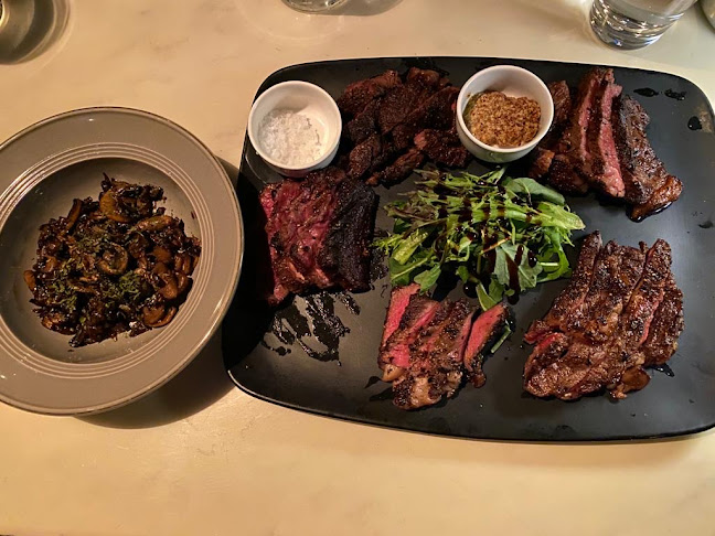 DNA Oyster Bar & Lounge