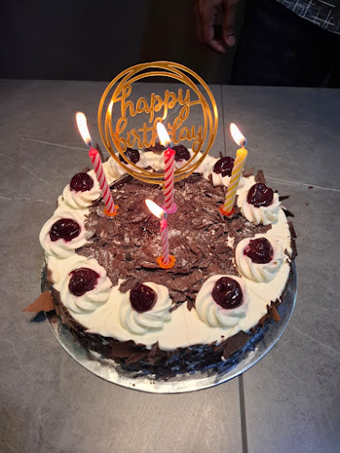 Whyzee | Birthday Cake Delivery Singapore