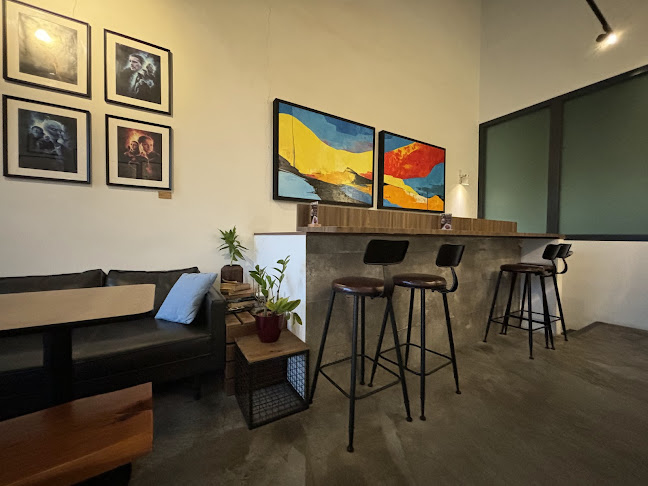 Comentarii opinii despre The M Plot Cafe