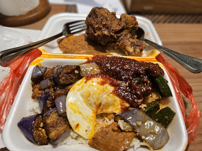 Chong Pang Nasi Lemak - Hospitality and gastronomy