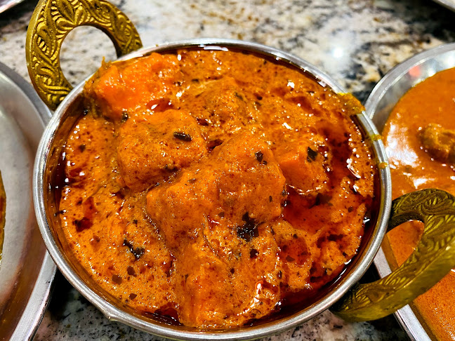 Casuarina Curry (Thomson) - Hospitality and gastronomy