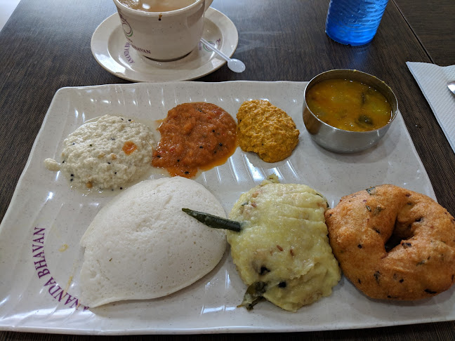 Comentarii opinii despre Ananda Bhavan Restauarnt