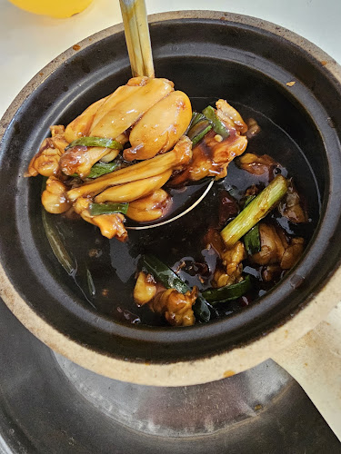 Geylang Lor 9 Fresh Frog Porridge - Singapore