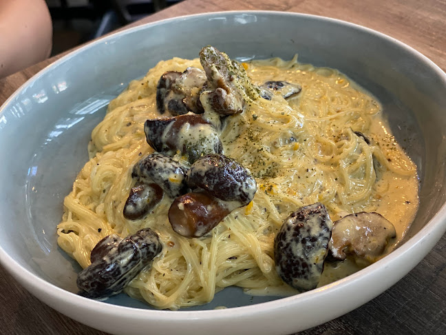 Lazy Lizard - The Promenade - Hospitality and gastronomy