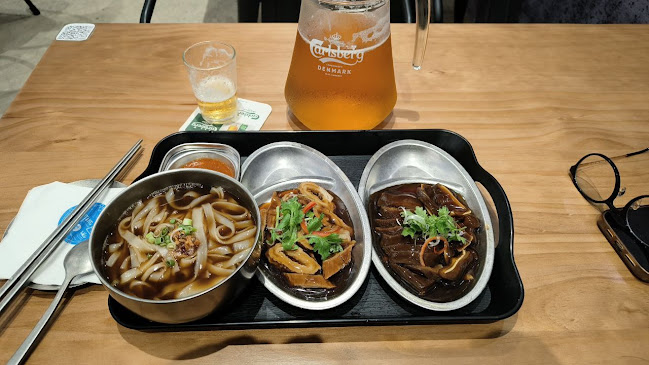 Opinii despre Waiting Bar & Restaurant în Singapore - Hospitality and gastronomy