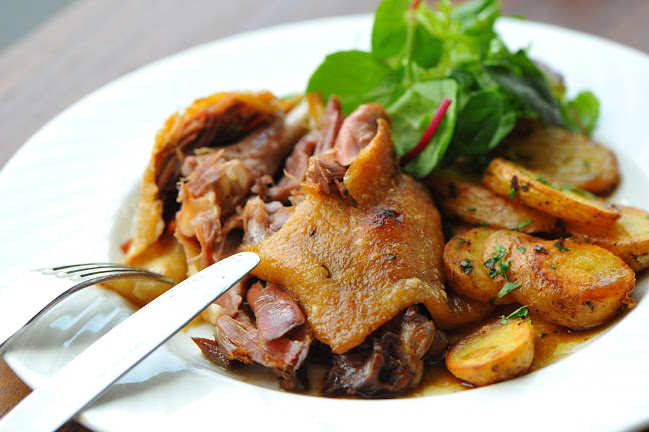 Privé Kent Ridge - Hospitality and gastronomy