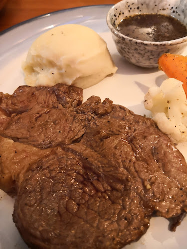 Opinii despre Dolphins Tavern în Singapore - Hospitality and gastronomy