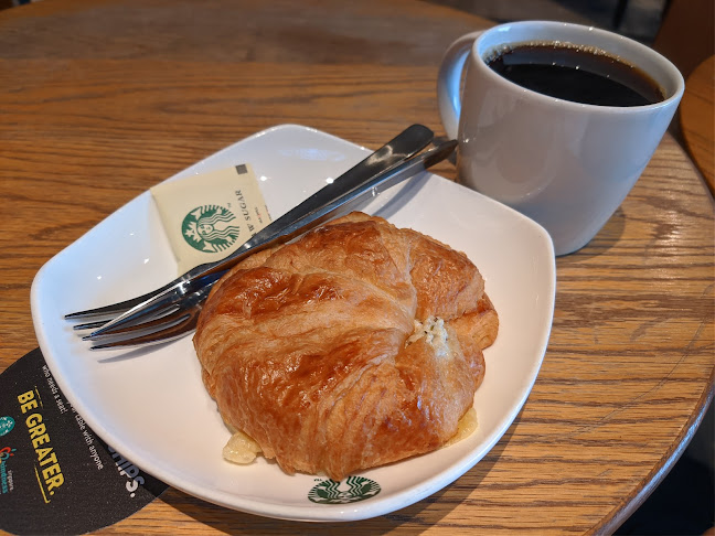 Comentarii opinii despre Starbucks Our Tampines Hub
