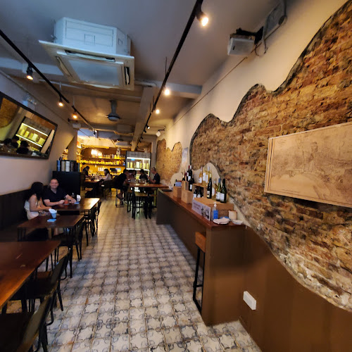 Tom, Dick & Hillary's - Hospitality and gastronomy