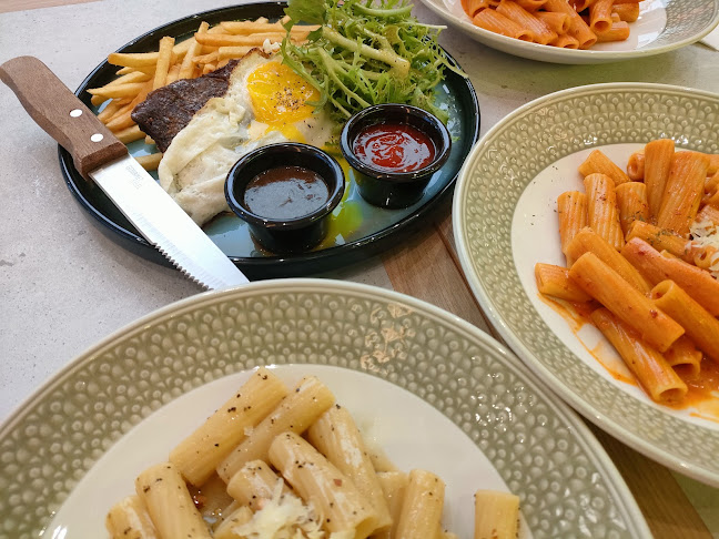 Mamma Mia Trattoria E Caffè - Hospitality and gastronomy